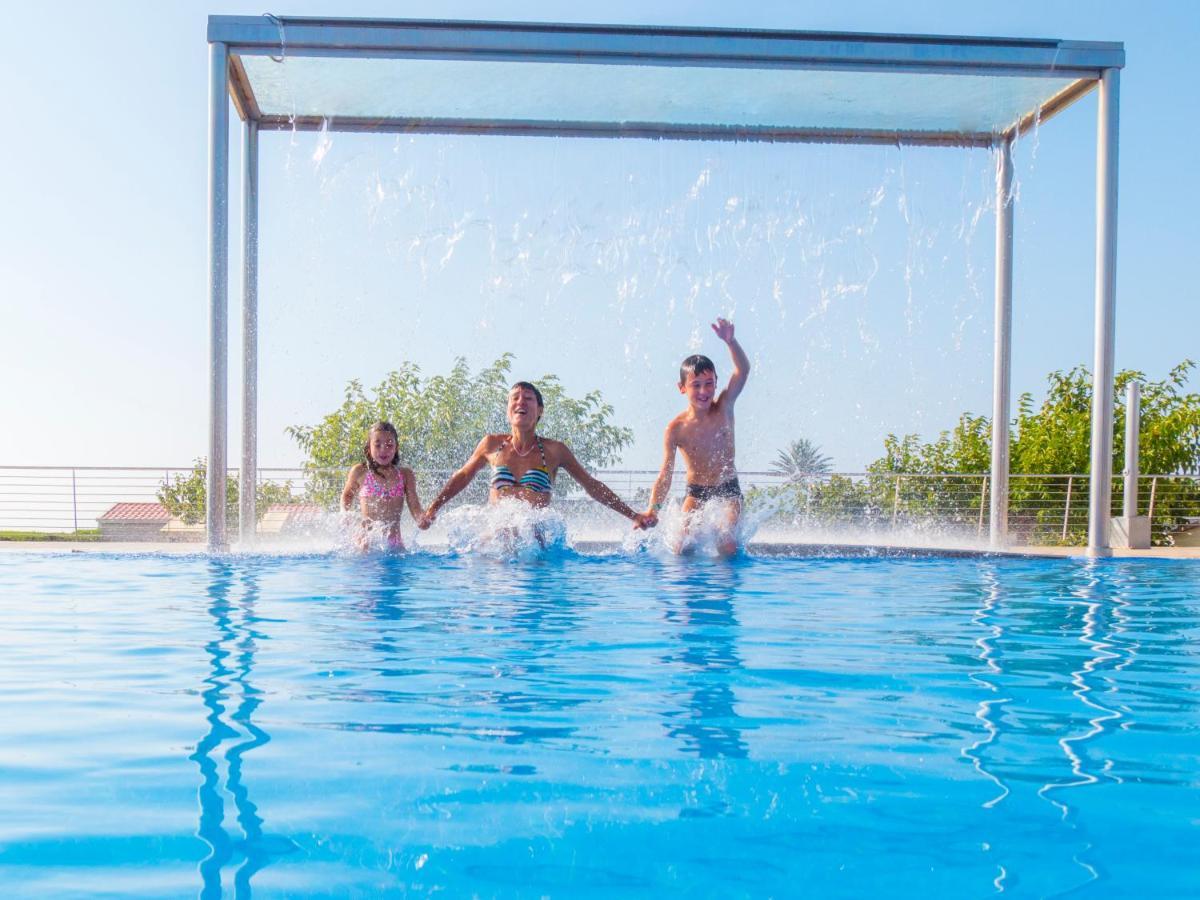 Campsite Vacanceselect Mobil Homes Camping Castell Mar *