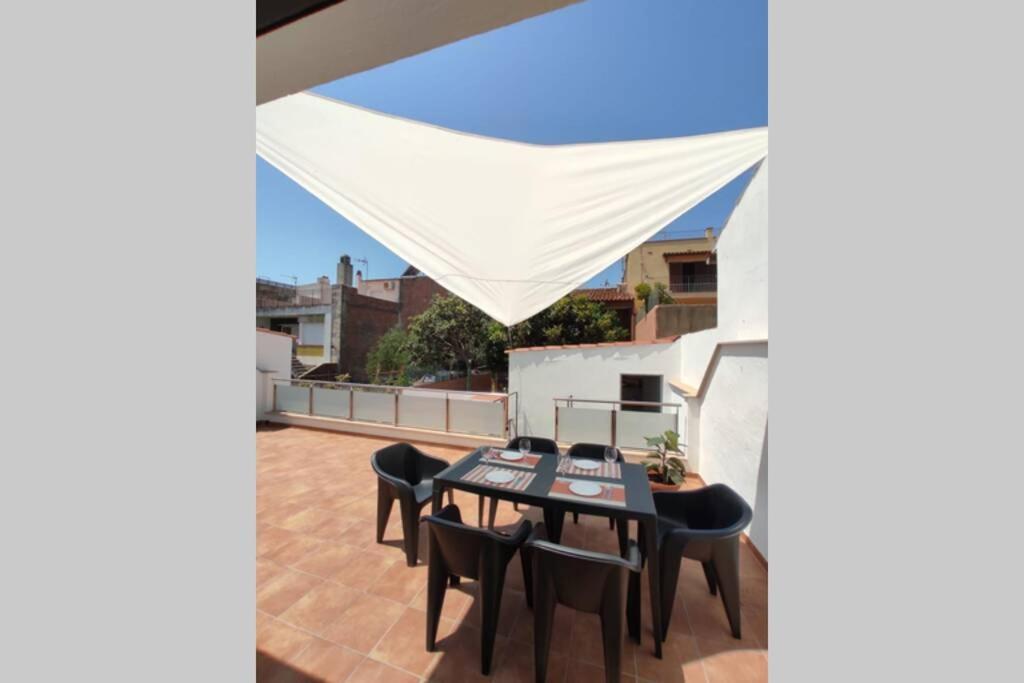 Apartamento Puig. Amplio, Luminoso Y Con Gran Terraza. Palafrugell