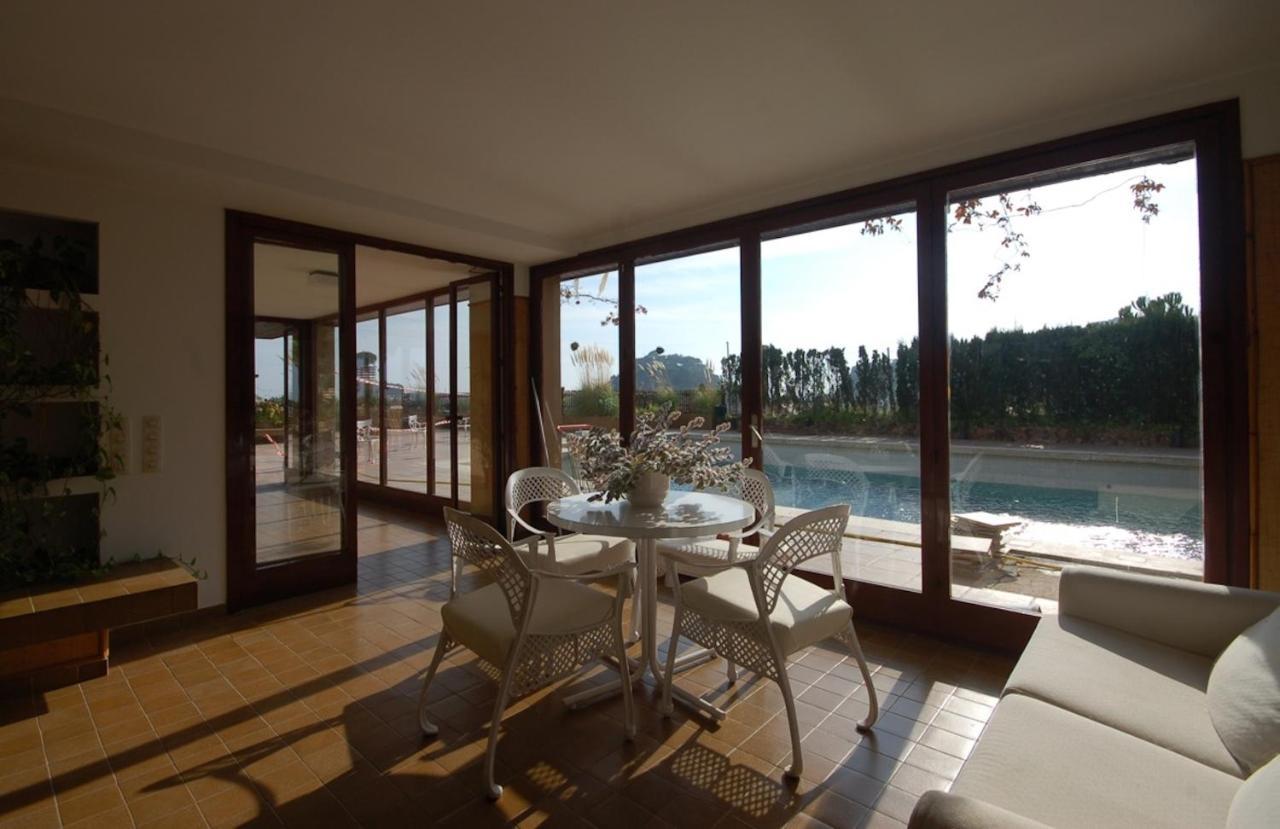Lets Holidays Modern Sea Views Apartment *