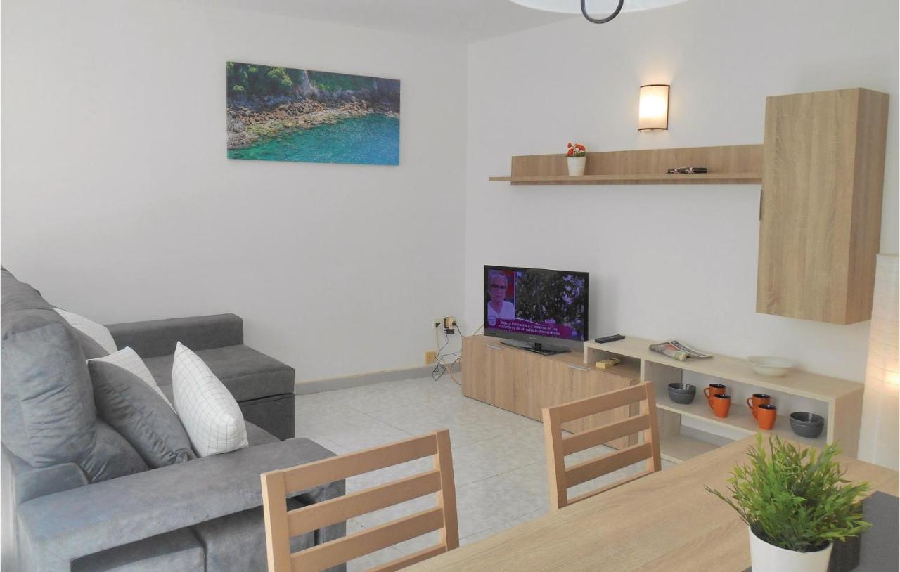 Two-bedroom In Apartamento