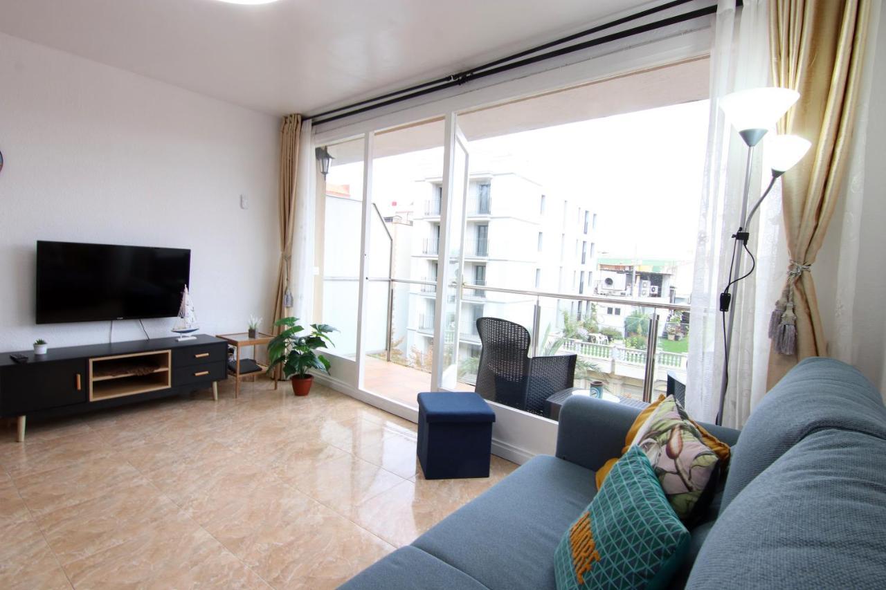 Apartamento With Balcony Close To The