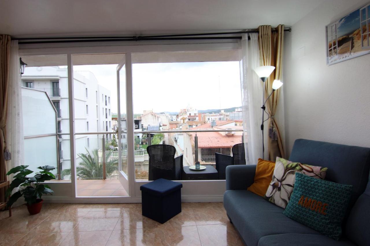 With Balcony Close To The Apartamento
