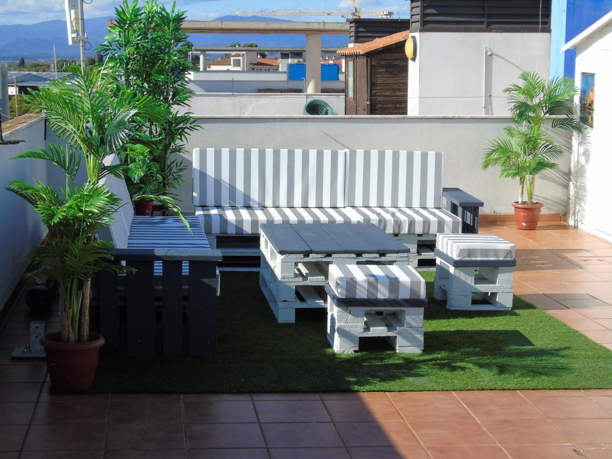 Avec Attico Et Piscine Apartment Roses
