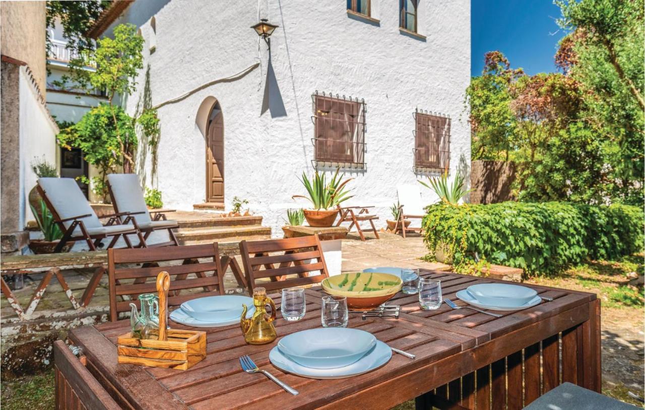5 Bedroom Beautiful In *