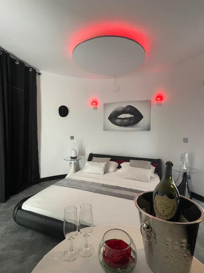 Сasa de vacaciones Maison Sur Canaux Marina Avec 4 Suites Dont 1 Balnéo Jacuzzi