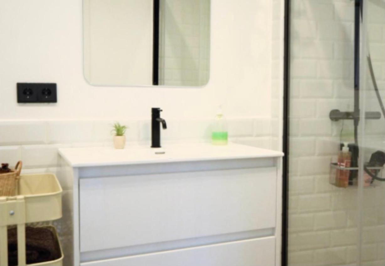 Apartamento Brand New & Location!!! Spotless *