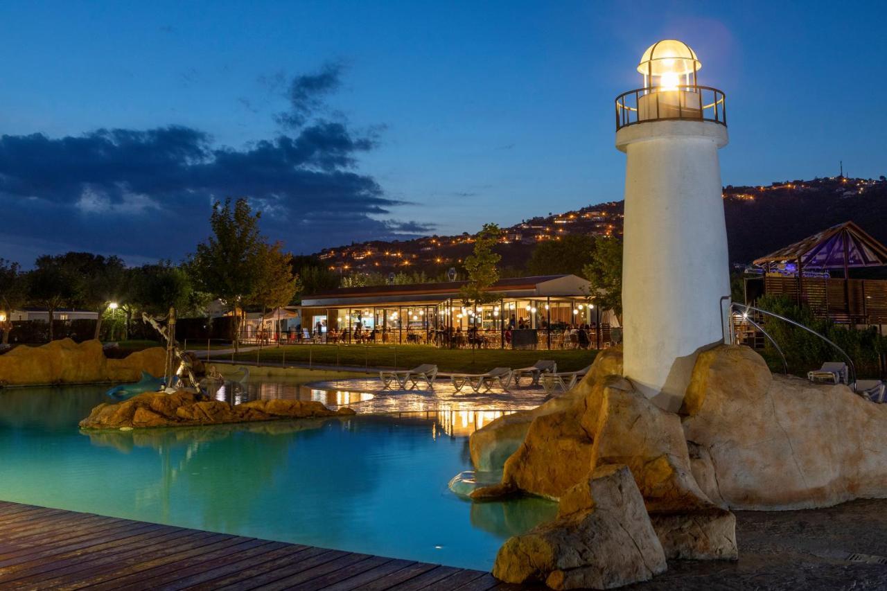 El Delfin - Camping