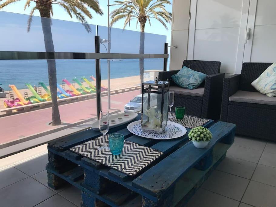 Lujoso A 1a Línea Del Mar Apartamento