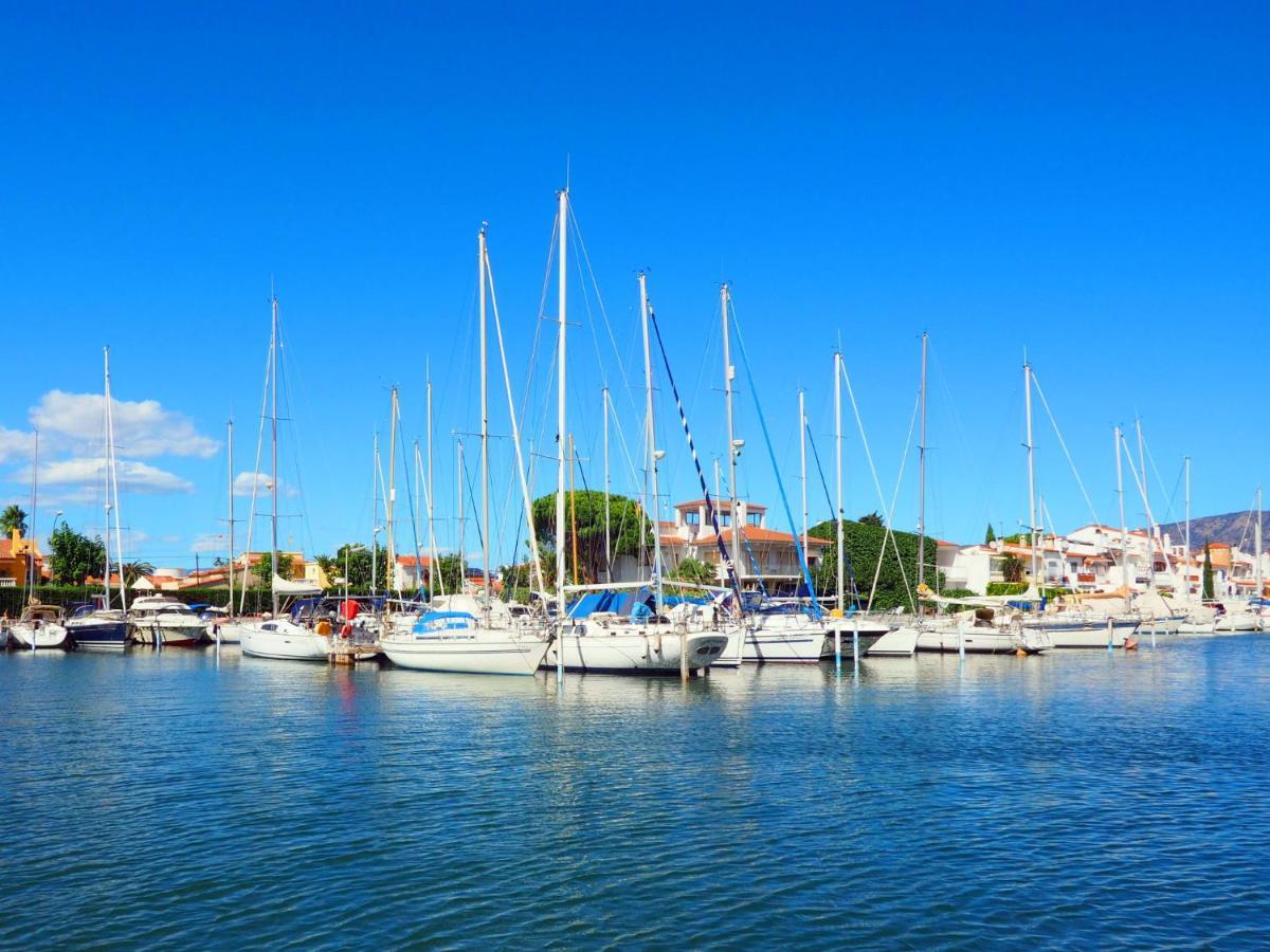 Club Nautic-17 By Interhome Apartment Empuriabrava