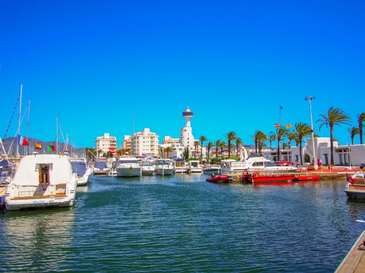 Apartment Club Nautic-17 By Interhome Empuriabrava