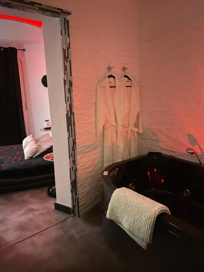 Сasa de vacaciones Maison Sur Canaux Marina Avec 4 Suites Dont 1 Balnéo Jacuzzi *