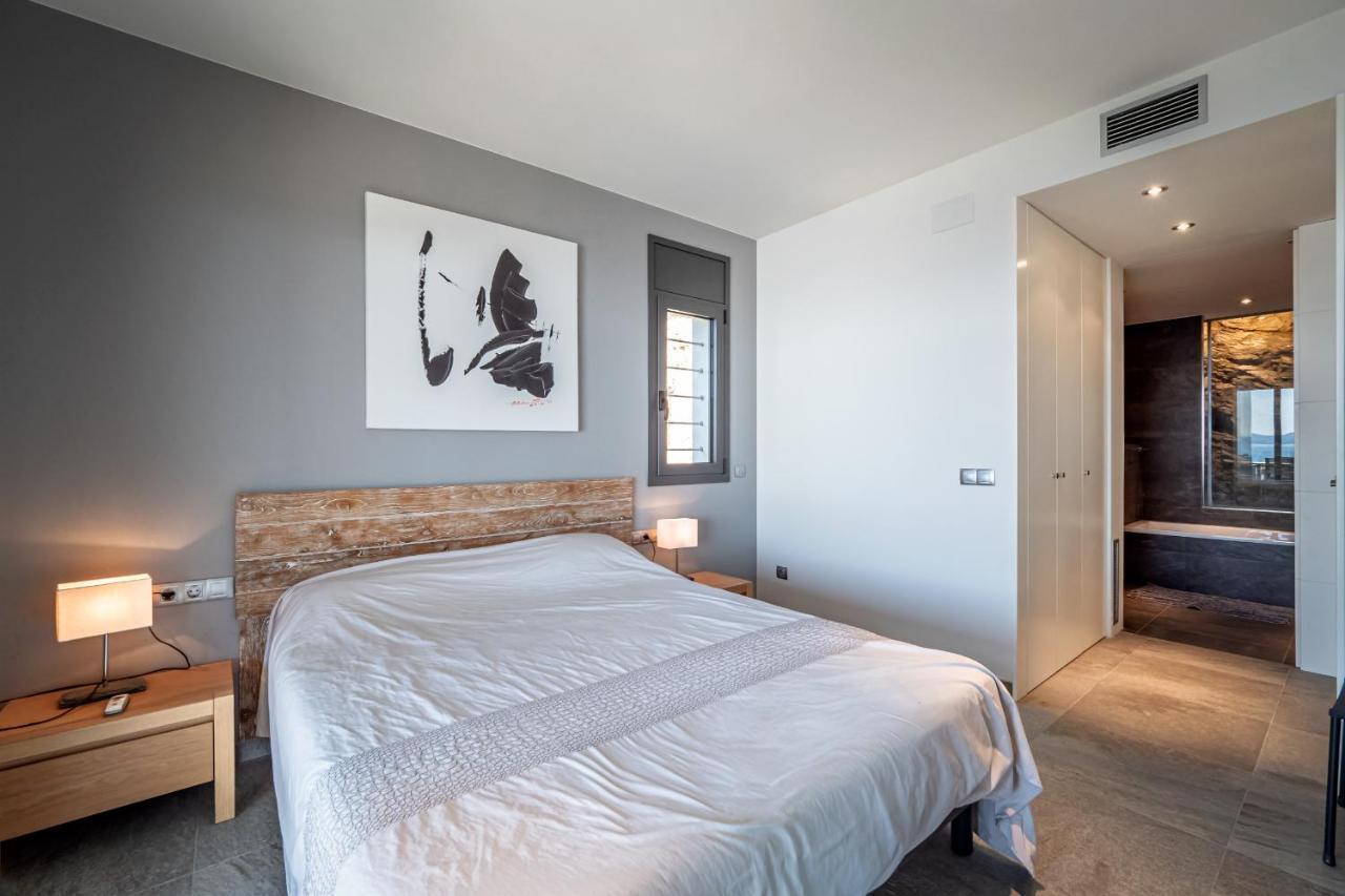 Villa Velazquez Canyelles Almadraba - Barneda Premium