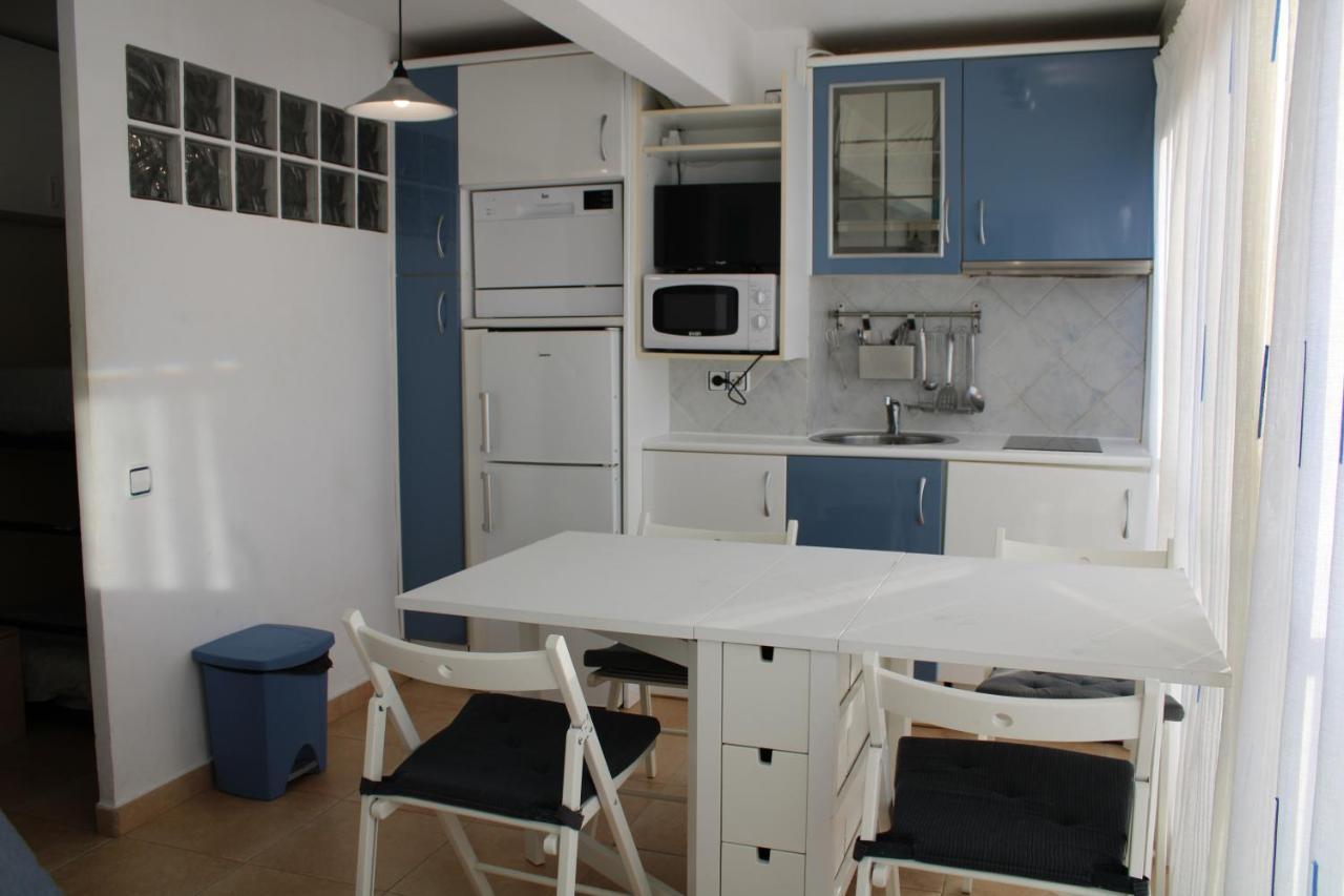 Estudio Primera Linea De Mar Con Piscina Y Parking Apartment