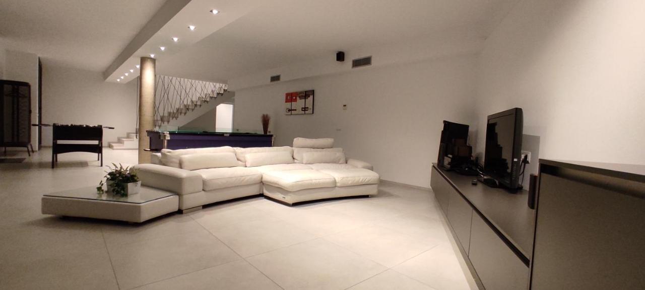 Casa Lou, Architect With Heated Pool At Begur, 470m2 Villa