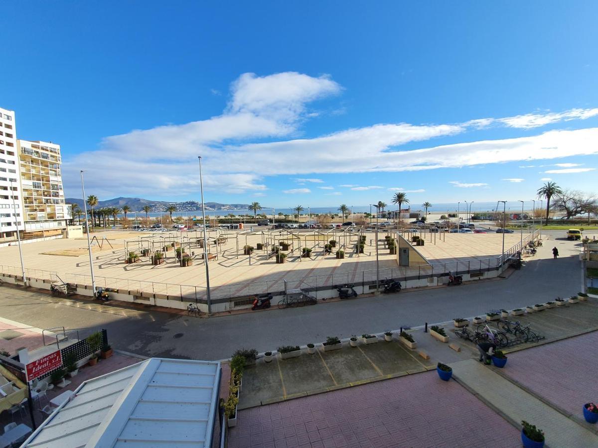 Karina Beach-5 Ampuriabrava