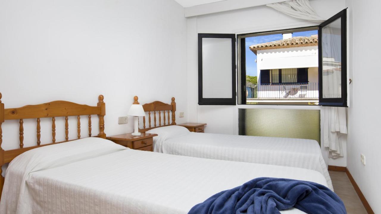 Apartment Cand 2 -
