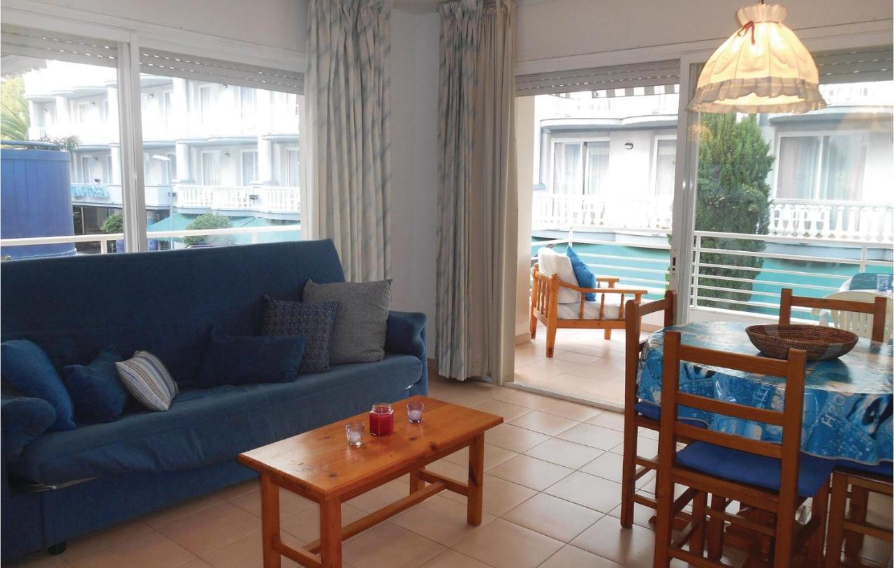 Apartment 1 Bedroom Beautiful In *