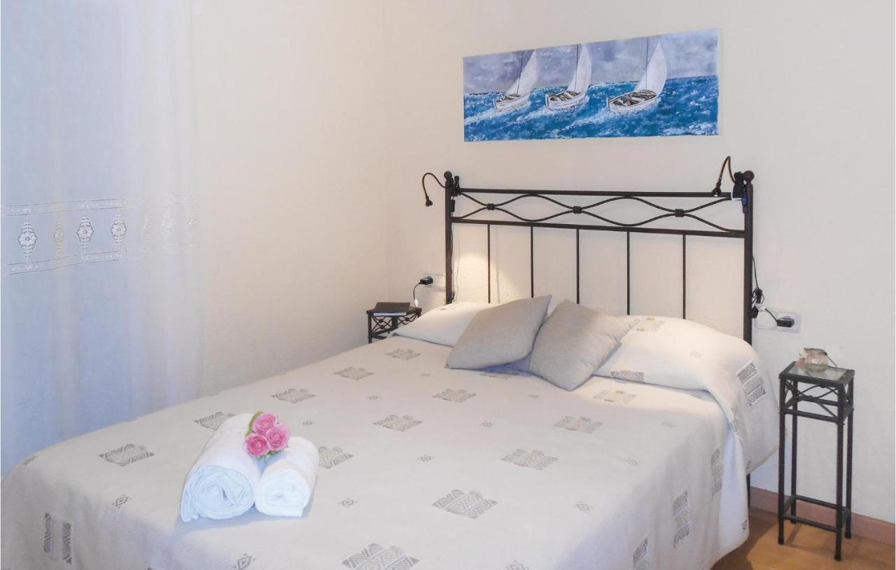 1 Bedroom Cozy In Apartment *