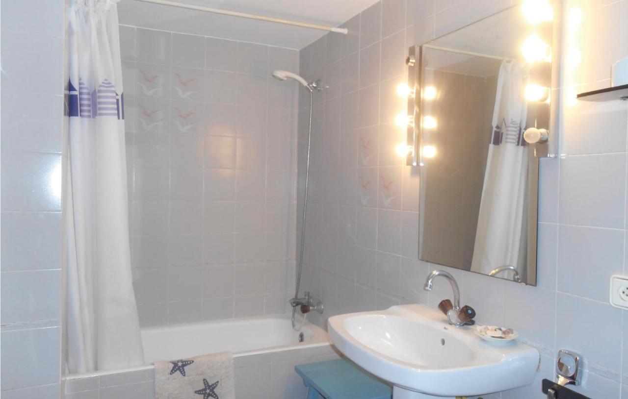 3 Bedroom Gorgeous Apartment In Tossa De Mar *