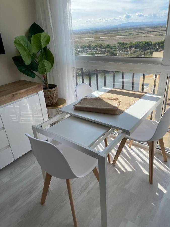 Four Seasons Apartment *