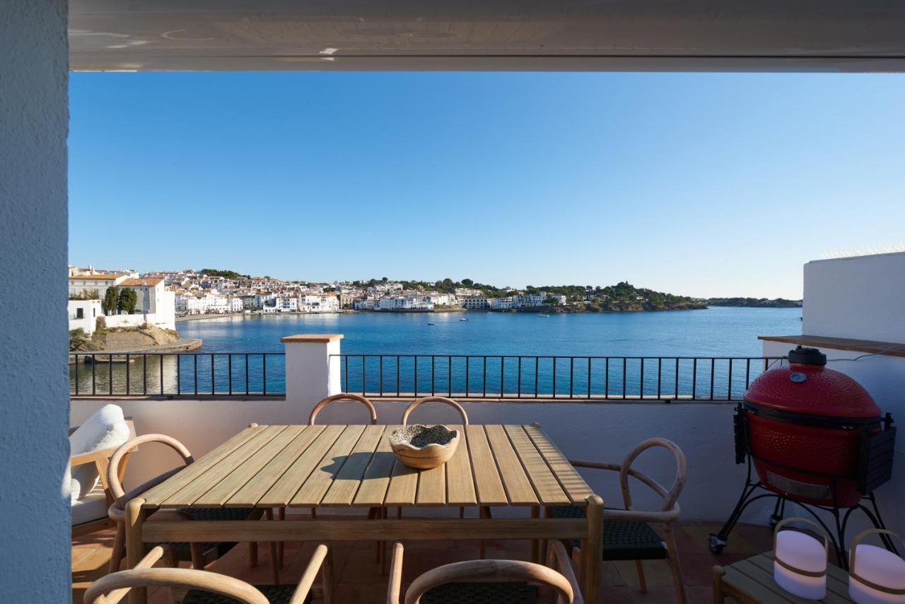 Apartment Beachfront Penthouse With Sea Views In Cadaques
