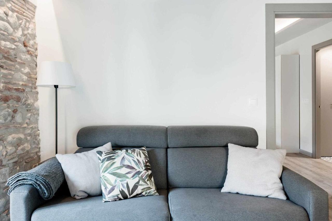 Revitalized In Historical Building Apartamento