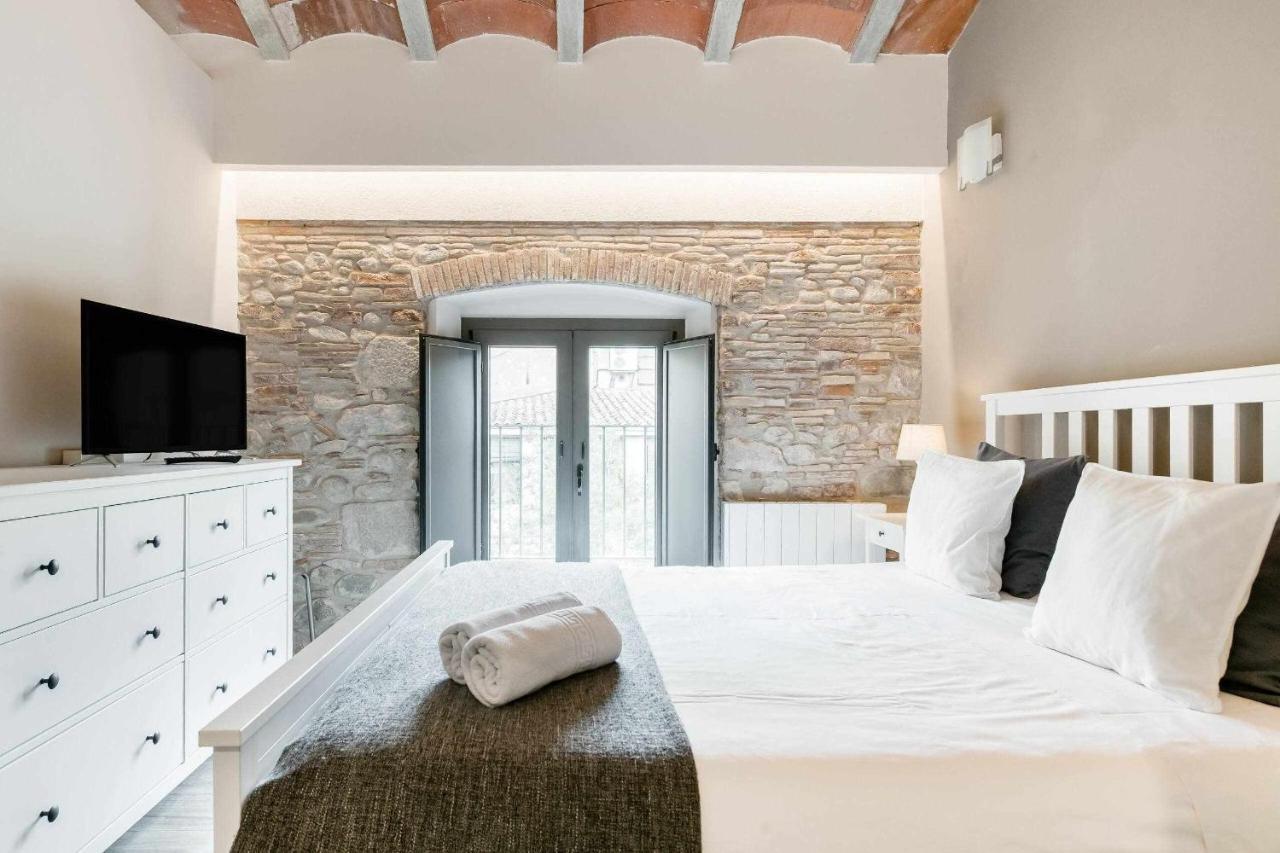 Revitalized In Historical Building Gerona