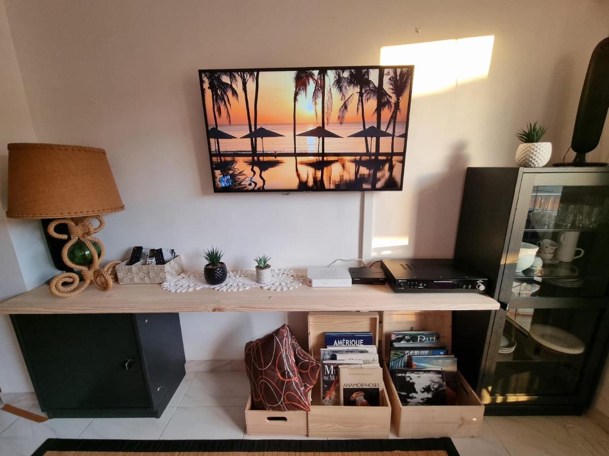 Lovely One Bedroom With Balcony * Roses