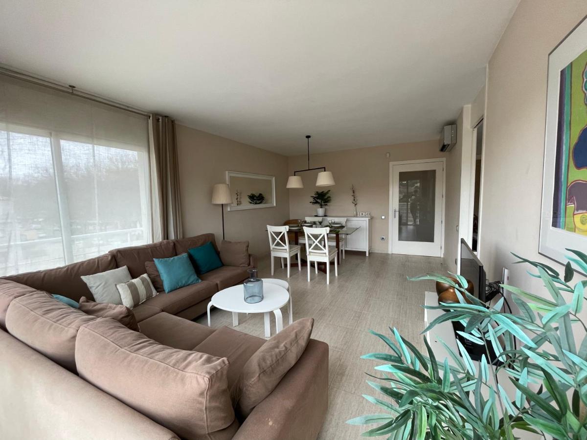 A 600 Metros De La Playa Con Piscina, Ideal Familias *
