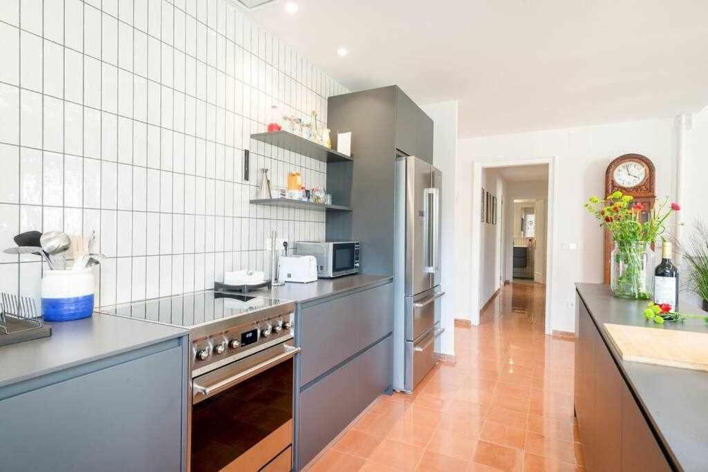 New Floor With A Lot Of Light & Aircon