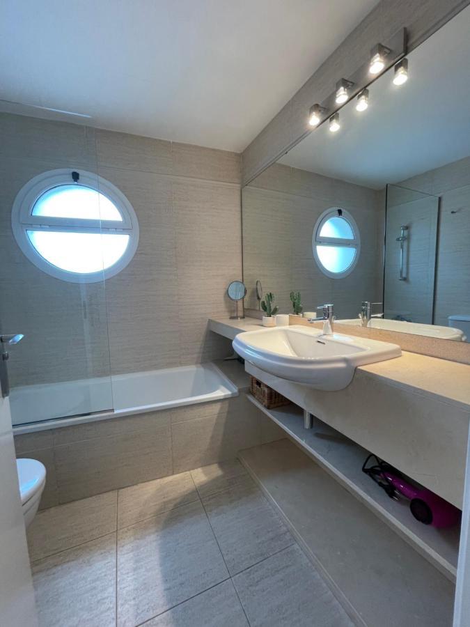 Apartment A 600 Metros De La Playa Con Piscina, Ideal Familias *