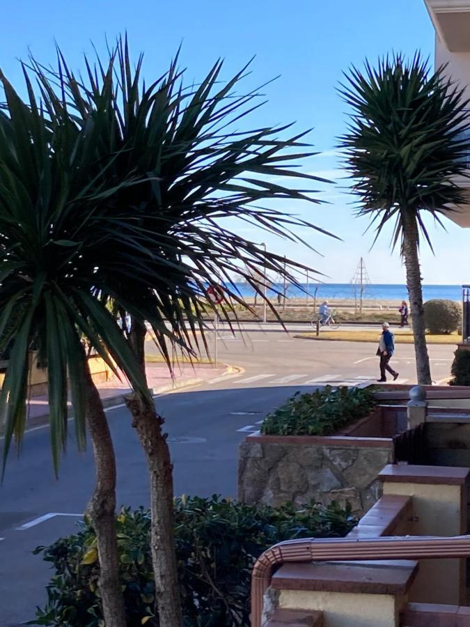 Tres Bel Entierement Renove Apartment