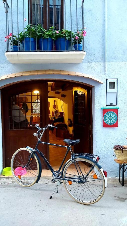 The Blue House Of The Costa Brava Arlet S Corner * Castello  D'Empuries