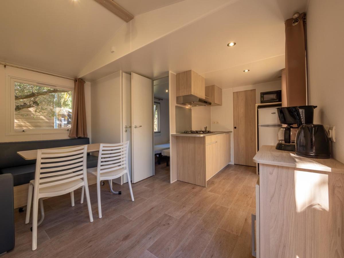 Campsite Vacanceselect Mobil Homes Camping Castell Mar *