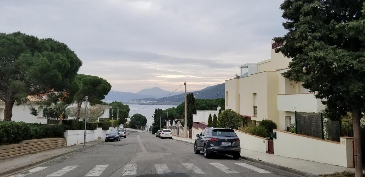 Сasa de vacaciones Preciosa Casa Con Piscina De Agua Salada Y Aire Acondicionado Llançà
