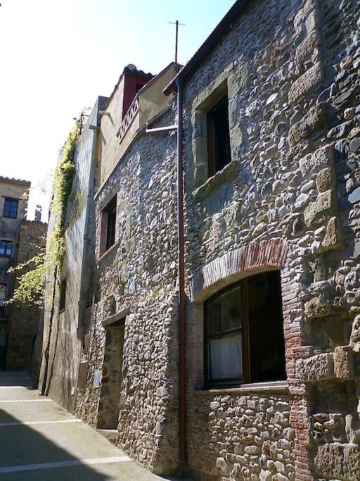 Baix Empordà. Increíble Casa En Pueblo Medieval Сasa de vacaciones Cruïlles