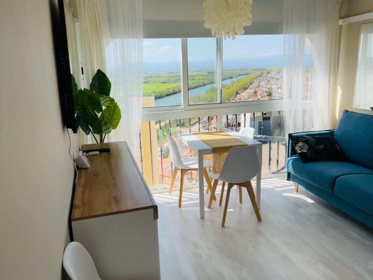 Four Seasons Apartment *