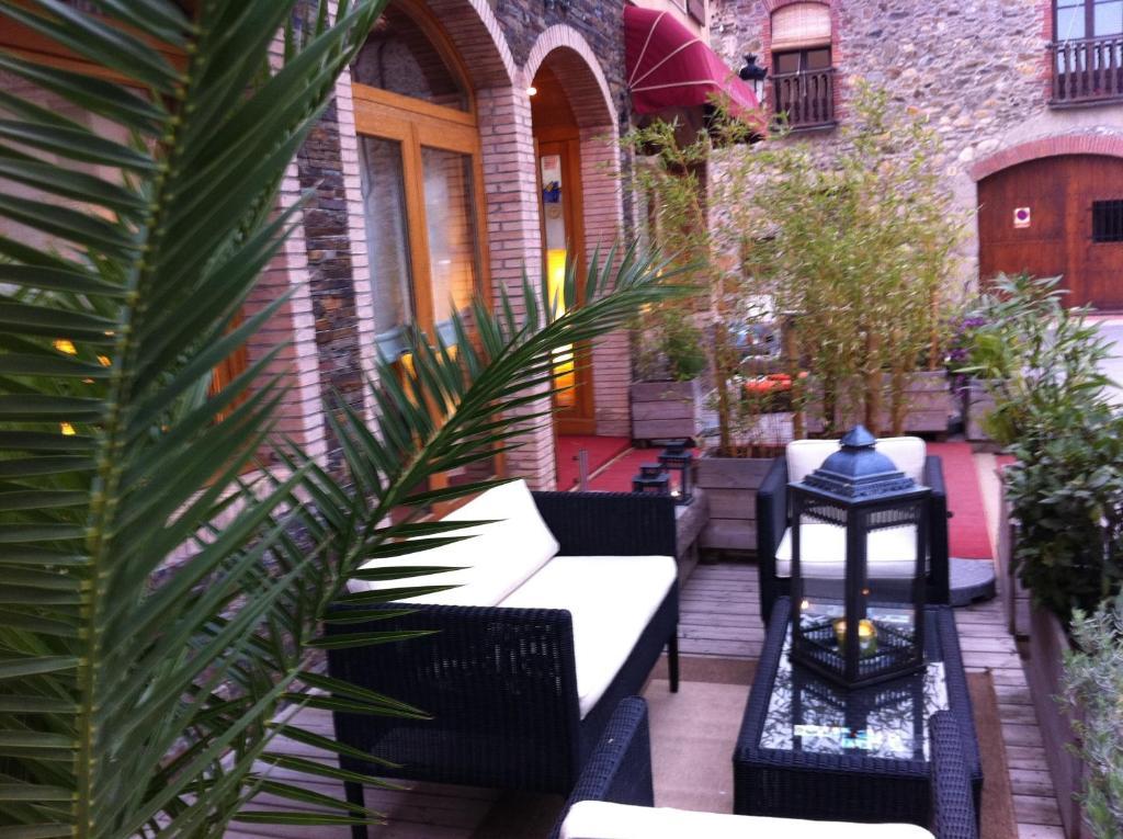 Hotel La Placa Garriguella