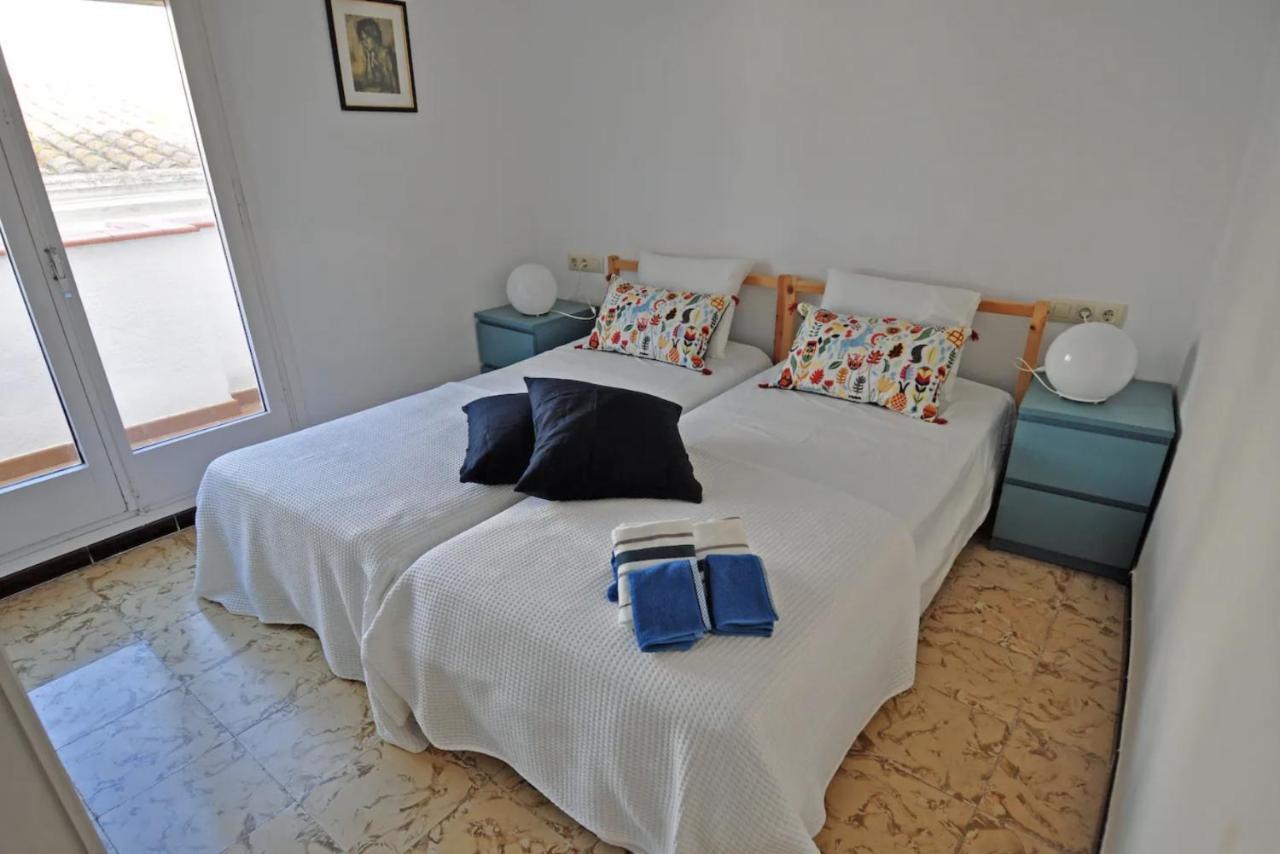 Apartment Lets Holidays Estolt Terrace Tossa de Mar