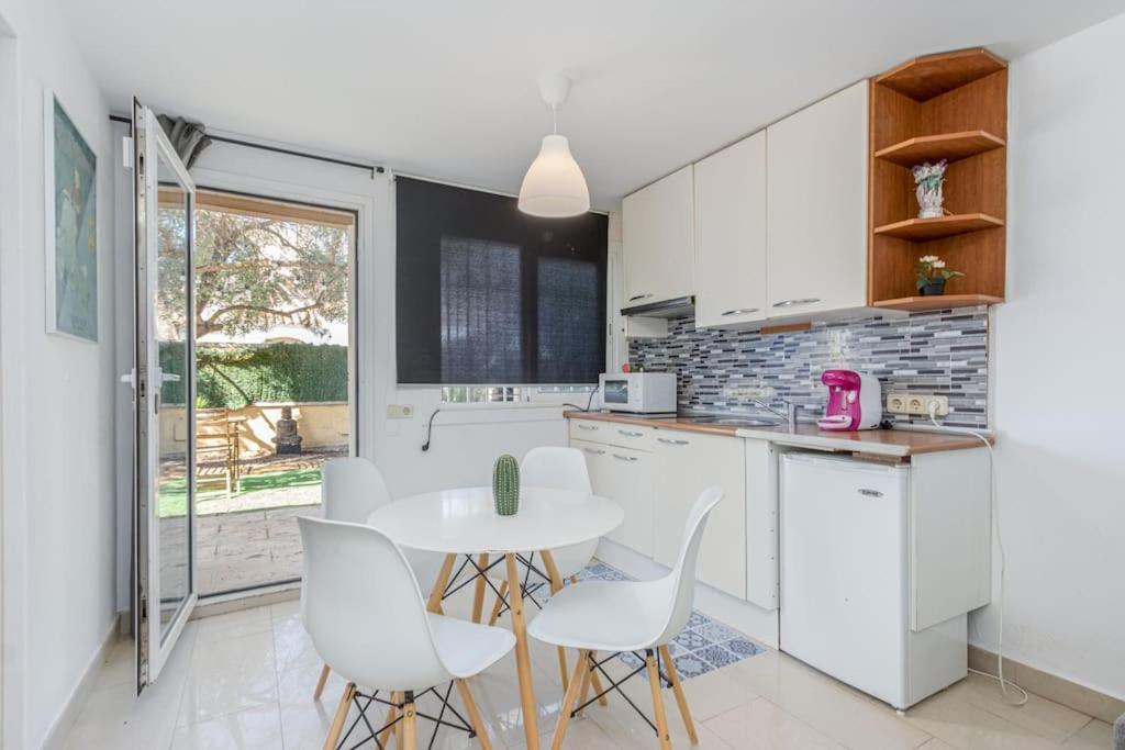 Casita Con Jardin, Bbq, Wifi, Centro Y Playa Сasa de vacaciones