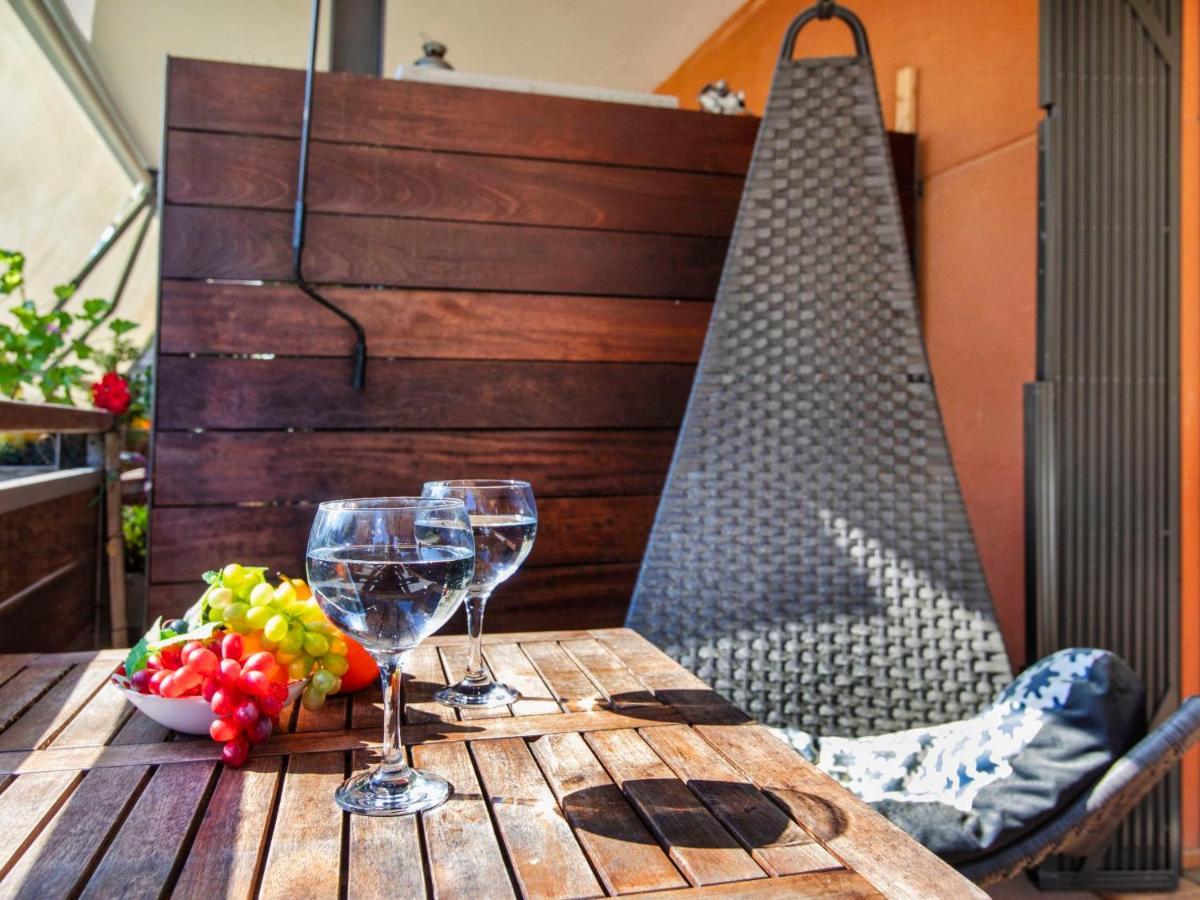 Apartamento Boadella Beach By Interhome *