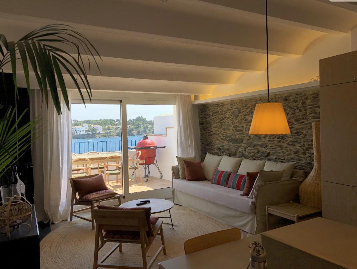 Beachfront Penthouse With Sea Views In Apartment *