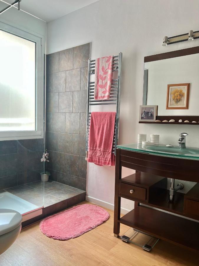 Moderno Y Amplio Apartamento En El Centro De Rosas