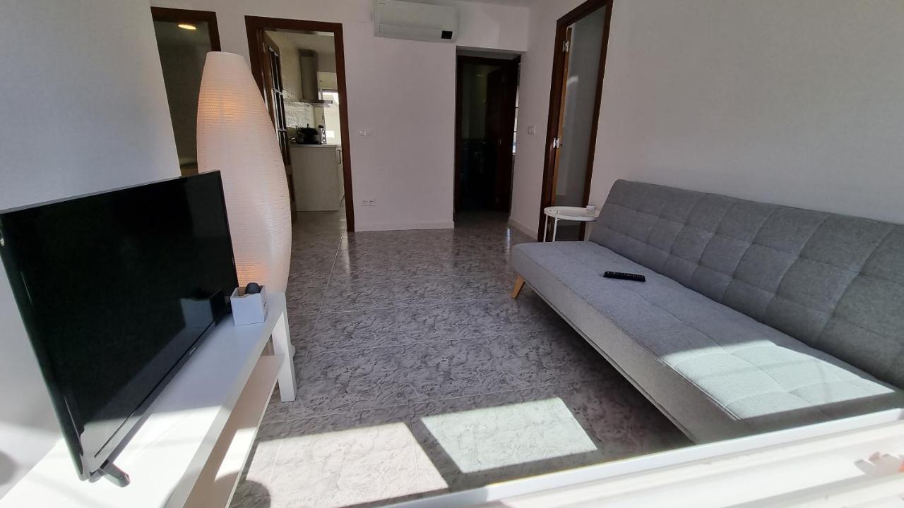 Renovado En Barrio De Pescadores Rosas