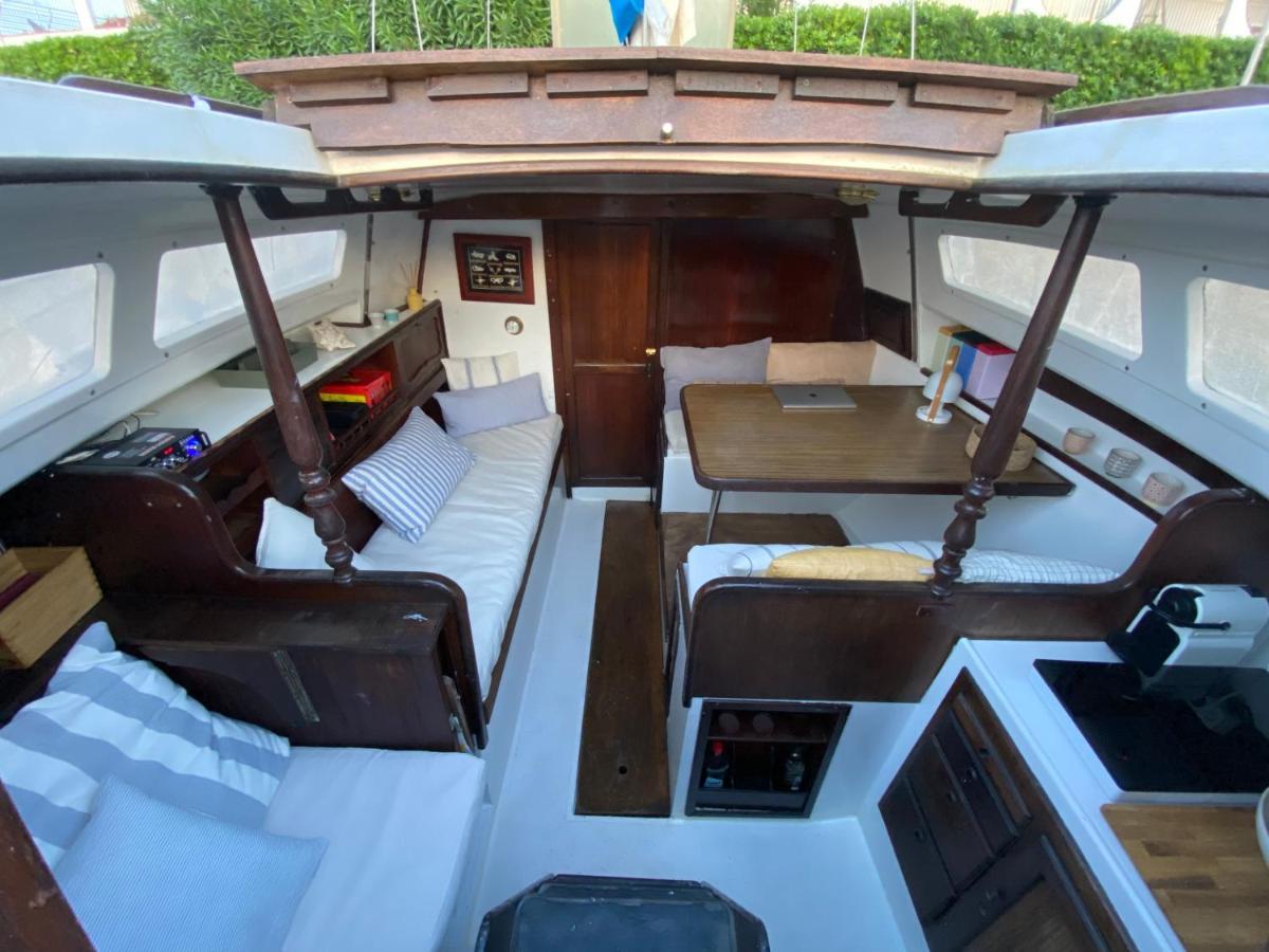 Hotel en barco Alójate En Un Velero En O Regala La Experiencia A Alguien Especial *