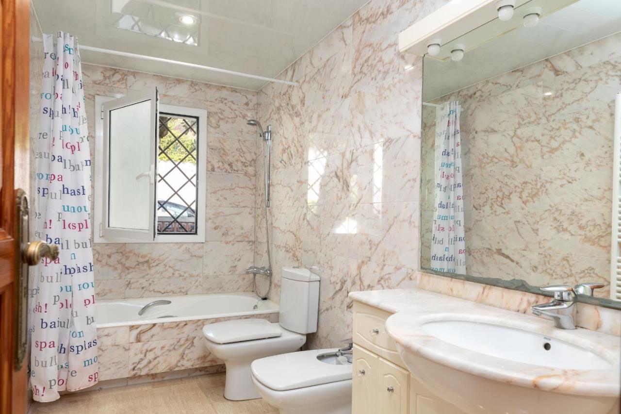 Hauzify I Casa Suredes Holiday home *