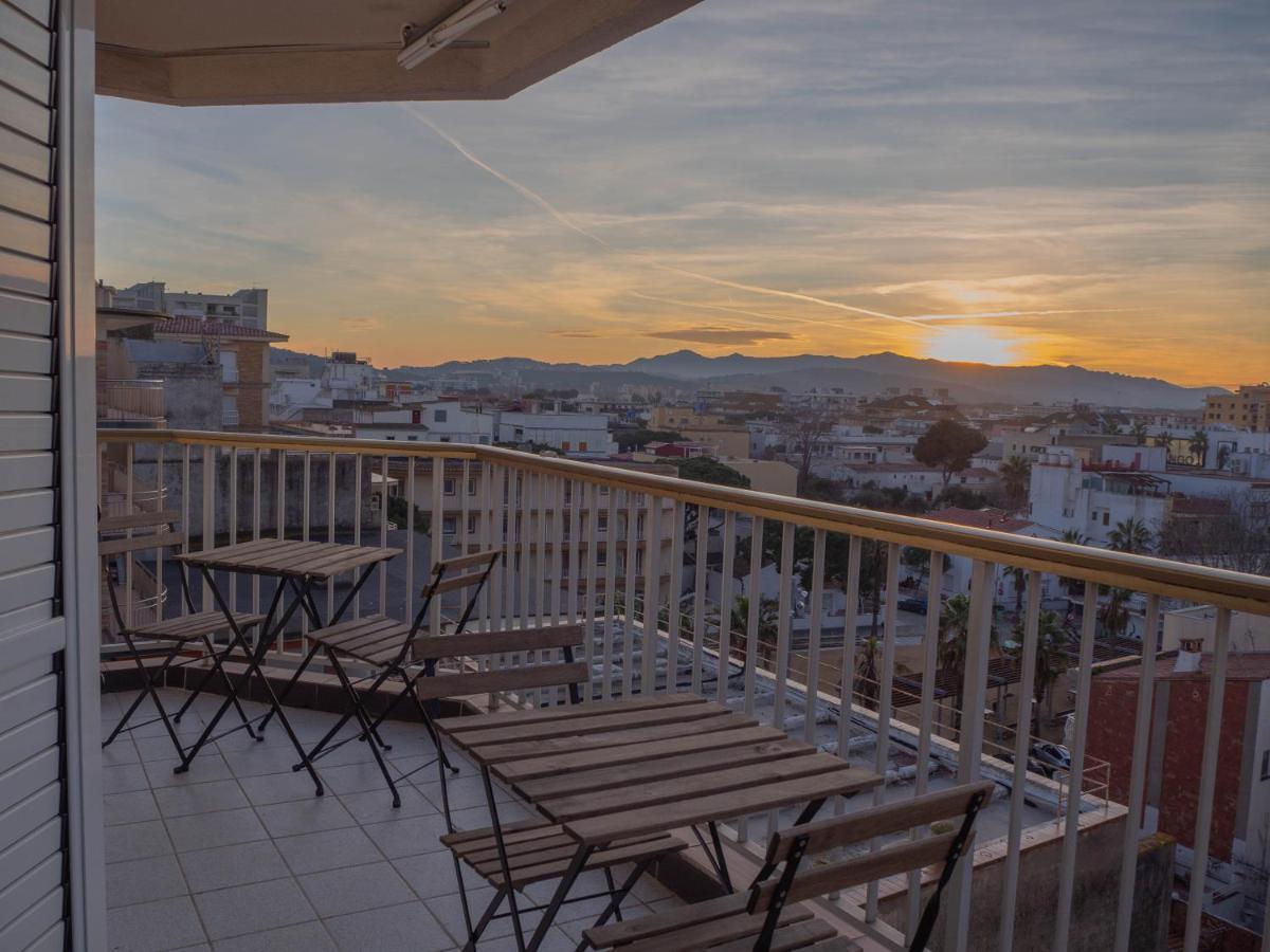 Catalunya Per 4 Persones En Edifici Del Passeig Maritim Amb Vistes Sobre La Vall D'aro
