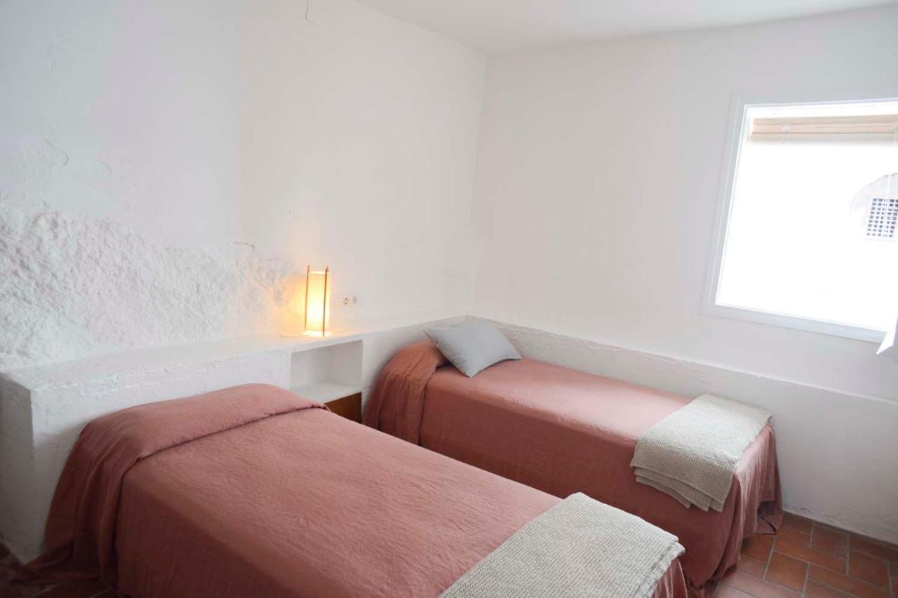 Cozy Townhouse In By Coderch Milá - Сasa de vacaciones