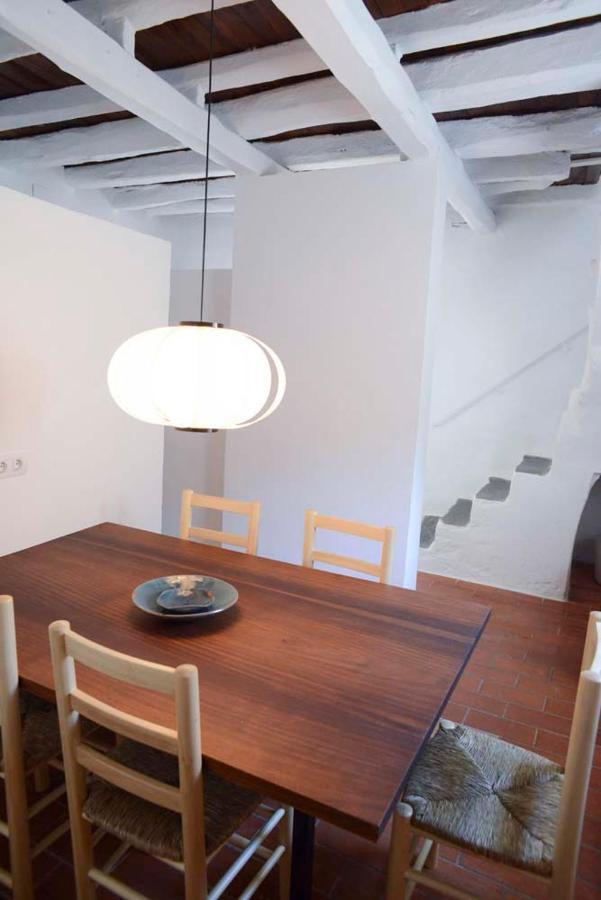 Cozy Townhouse In By Coderch Milá - Сasa de vacaciones *