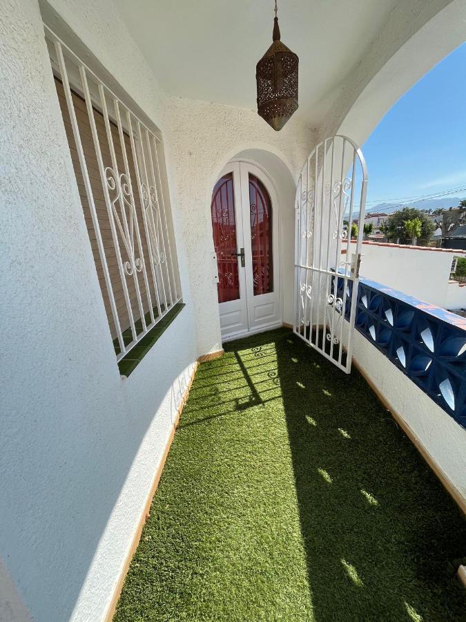 Avec Piscine Sur Villa Empuriabrava